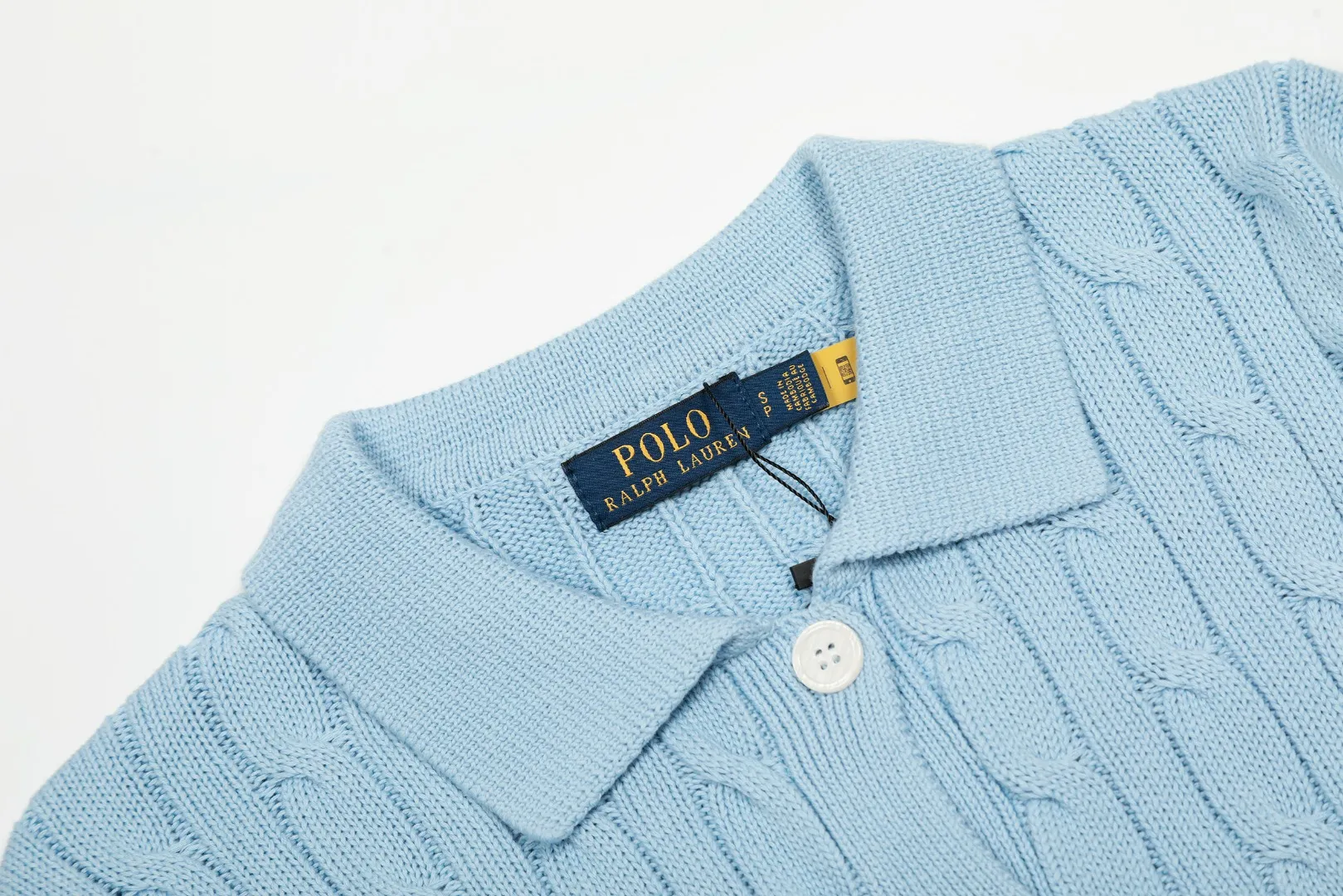 P270 Top quality" Style number: DS822# (not off the shelves all year round) [Ralph Lauren solid color pony embroidered logo lapel twist knitted cardigan] ✅Ralph Lauren Ralph Lauren classic basic versatile lapel knitted cardigan jacket ✅Main supply platform live broadcast Wholesale entity Replacement when out of stock Not off the shelf ✅ZP quality 1:1 version Scan the code to enter the GF website Counter quality ✅Detailed quality is the only one in Guangzhou Imported quality cotton yarn, focusing on high-end, cost-effective, good quality needless to say ✅The version is restored to the original order, the maximum size can be worn up to 160 pounds, loose, comfortable and stress-free ✅The upper body is simple and easy to match, ootd must-have style, good-looking clothes are never picky, a must-have recommendation for couples. Size: S-XL Color: black white gray almond light blue khaki pink burgundy Chinese red navy white label navy red label